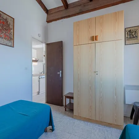 Apartment Les Caraibes Du Levant By Interhome