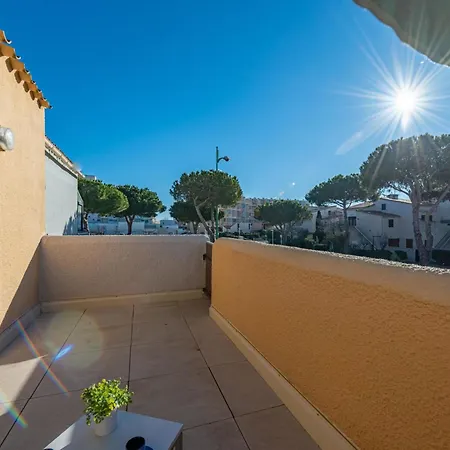 Apartment Les Caraibes Du Levant By Interhome Le Barcares